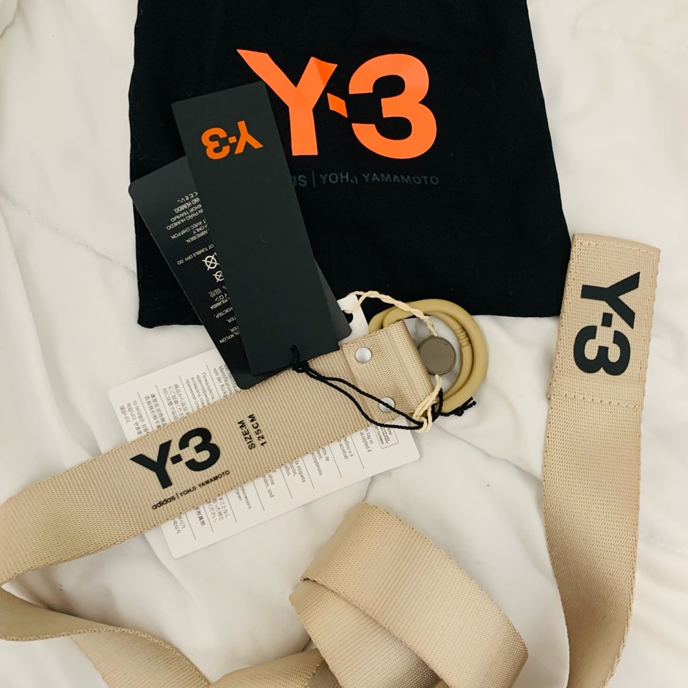 BNWT. Unisex, Y3 belt.